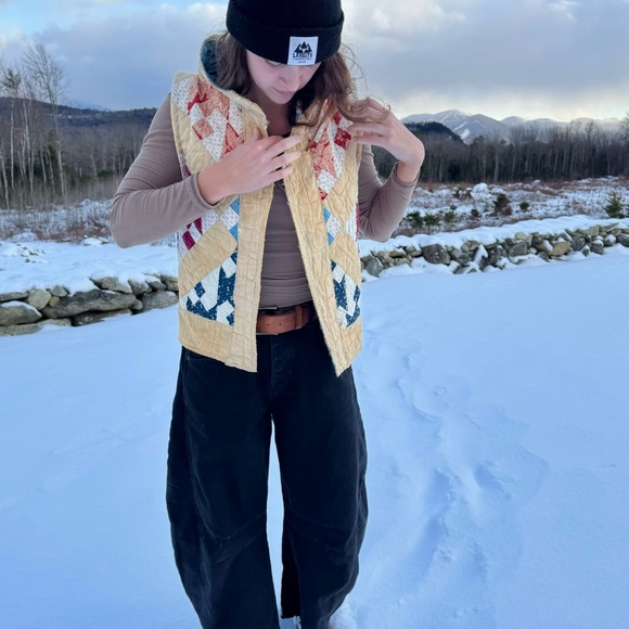 Vintage Quilted Vest - Picture 2 of 3